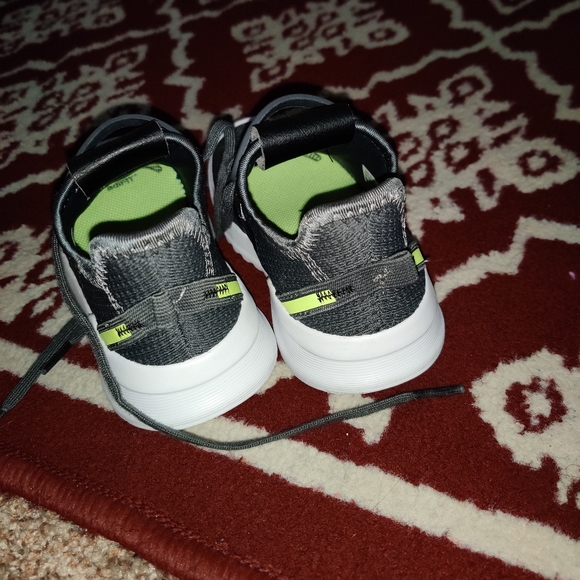 Shoes - Picture 4 of 6